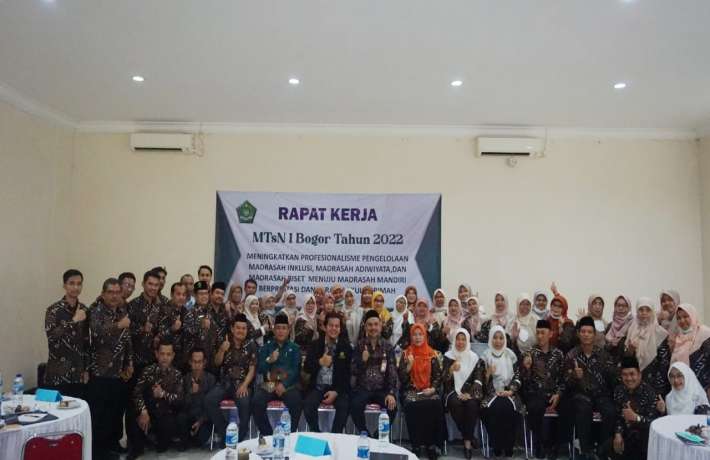 RAPAT KERJA MTsN 1 BOGOR TAHUN 2022-2023